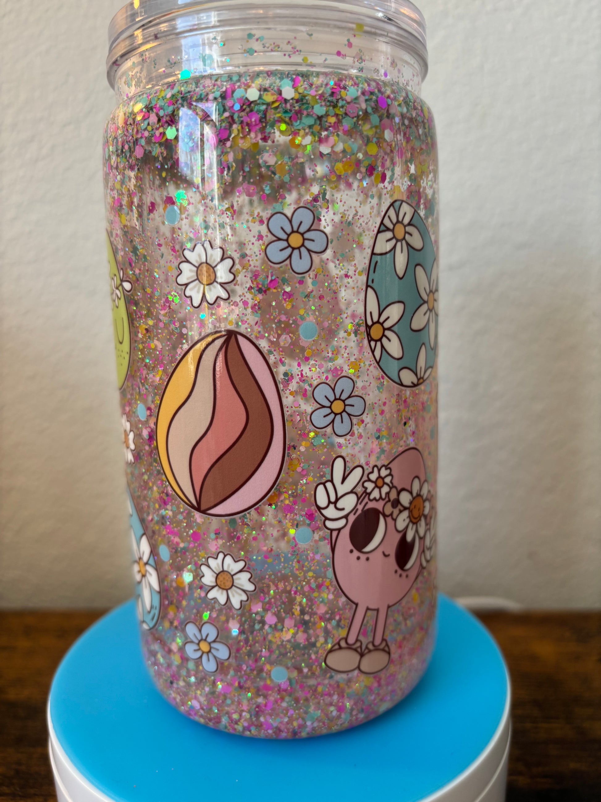 16 ounce Easter egg glitter cup