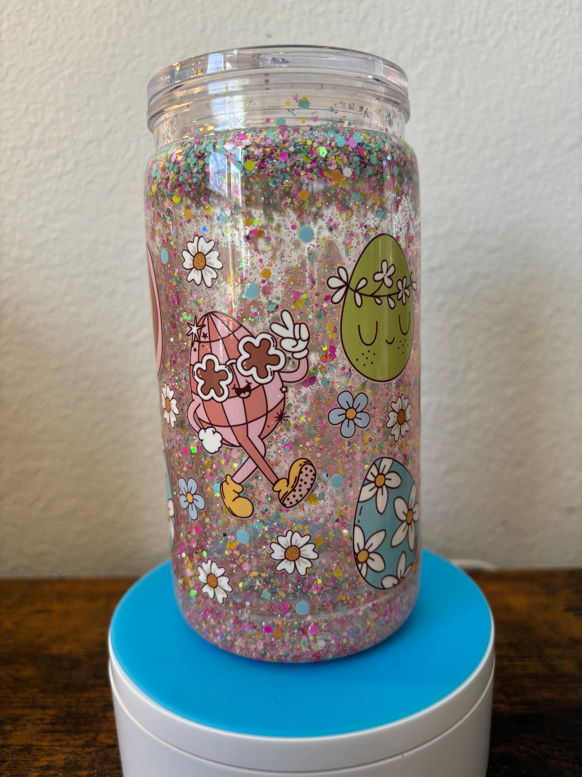 16 ounce Easter egg glitter cup