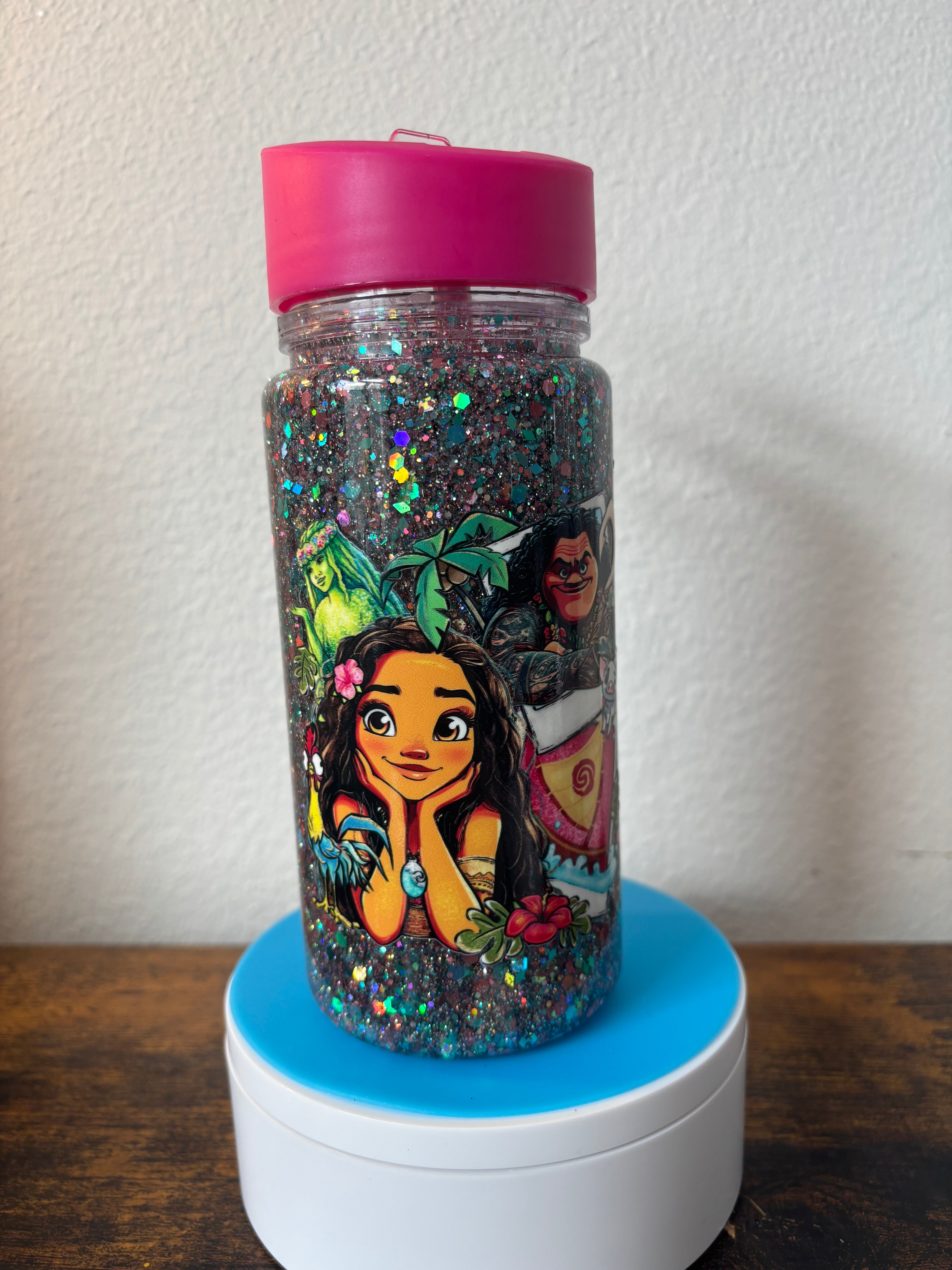 10 ounce Kids Moana Sippy cup