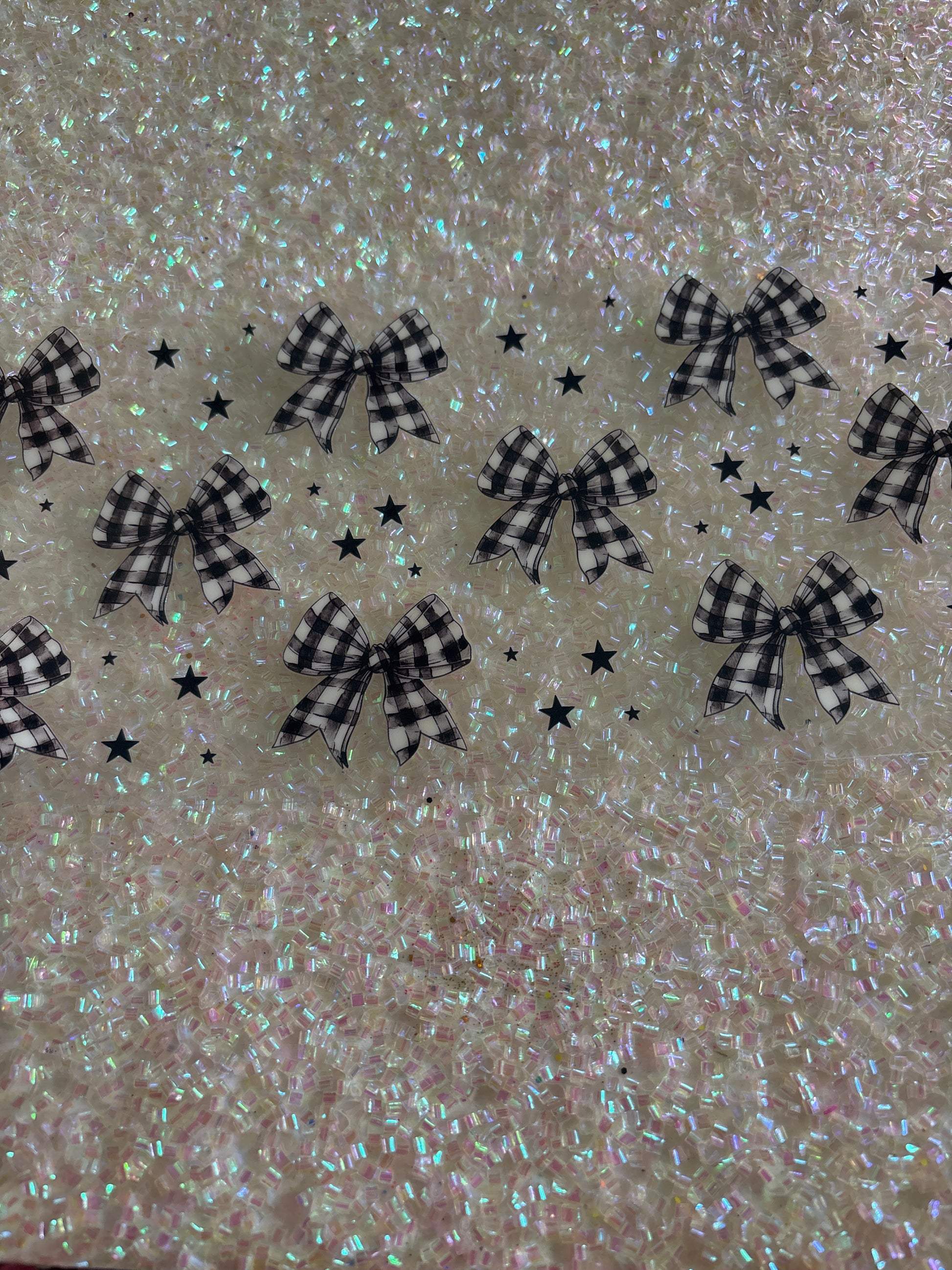 Black chequered bows