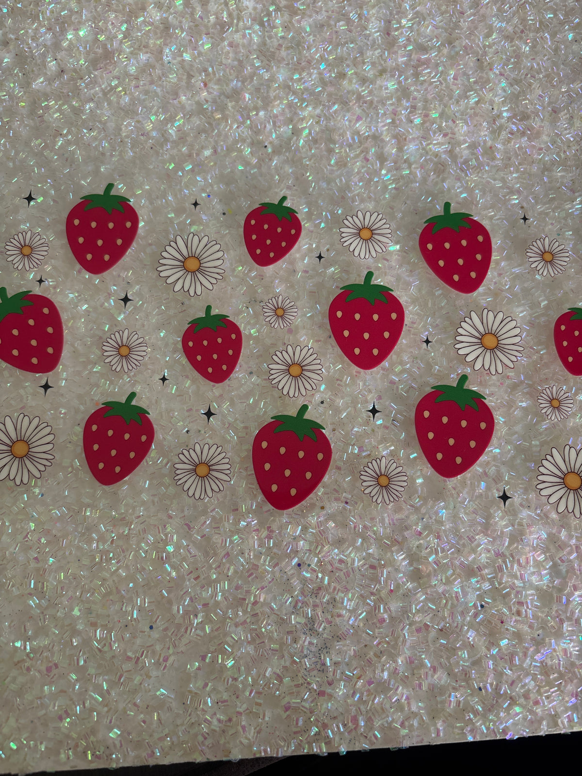 Strawberries and white daisies with lid decal