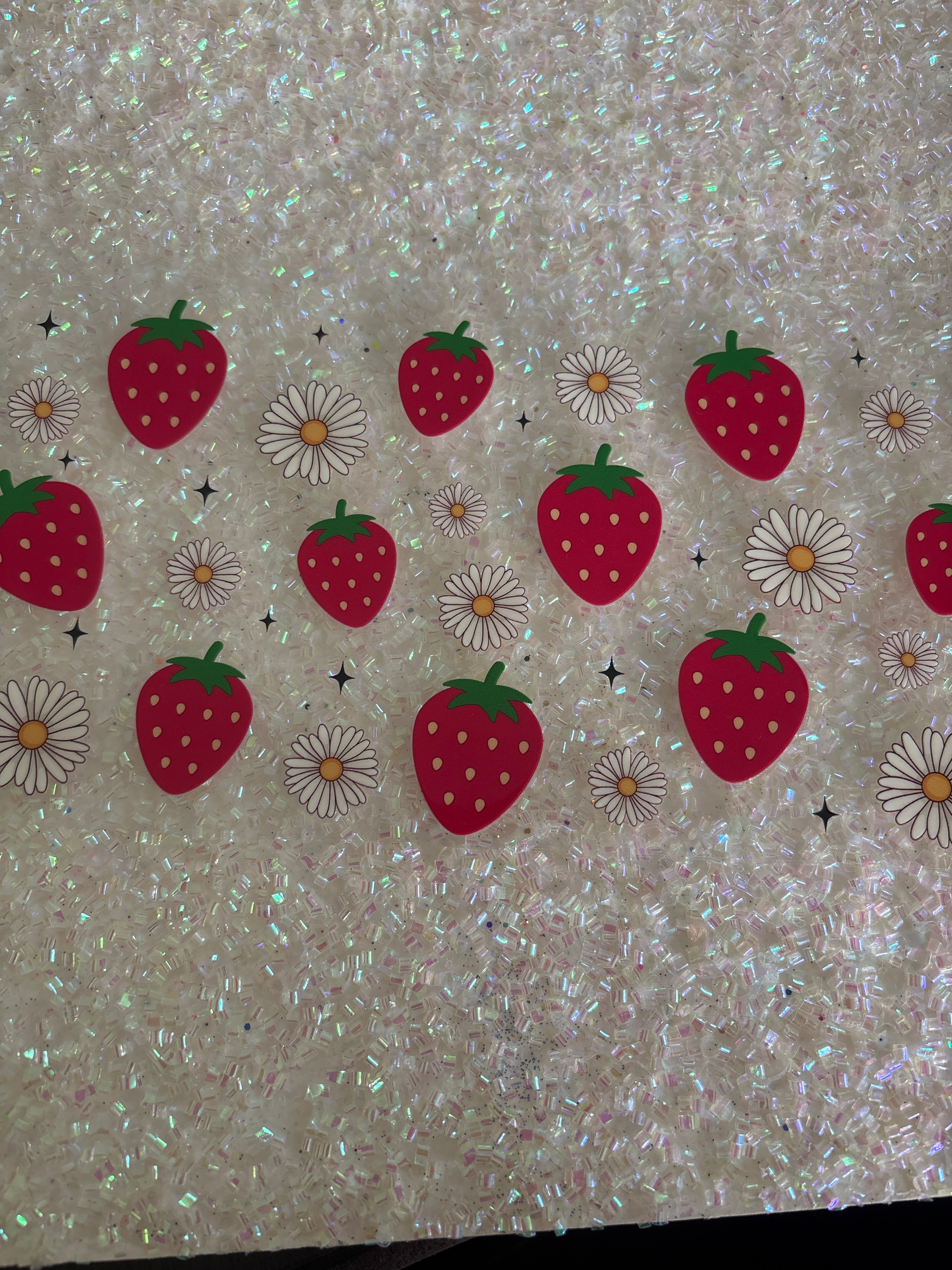 Strawberries and white daisies with lid decal