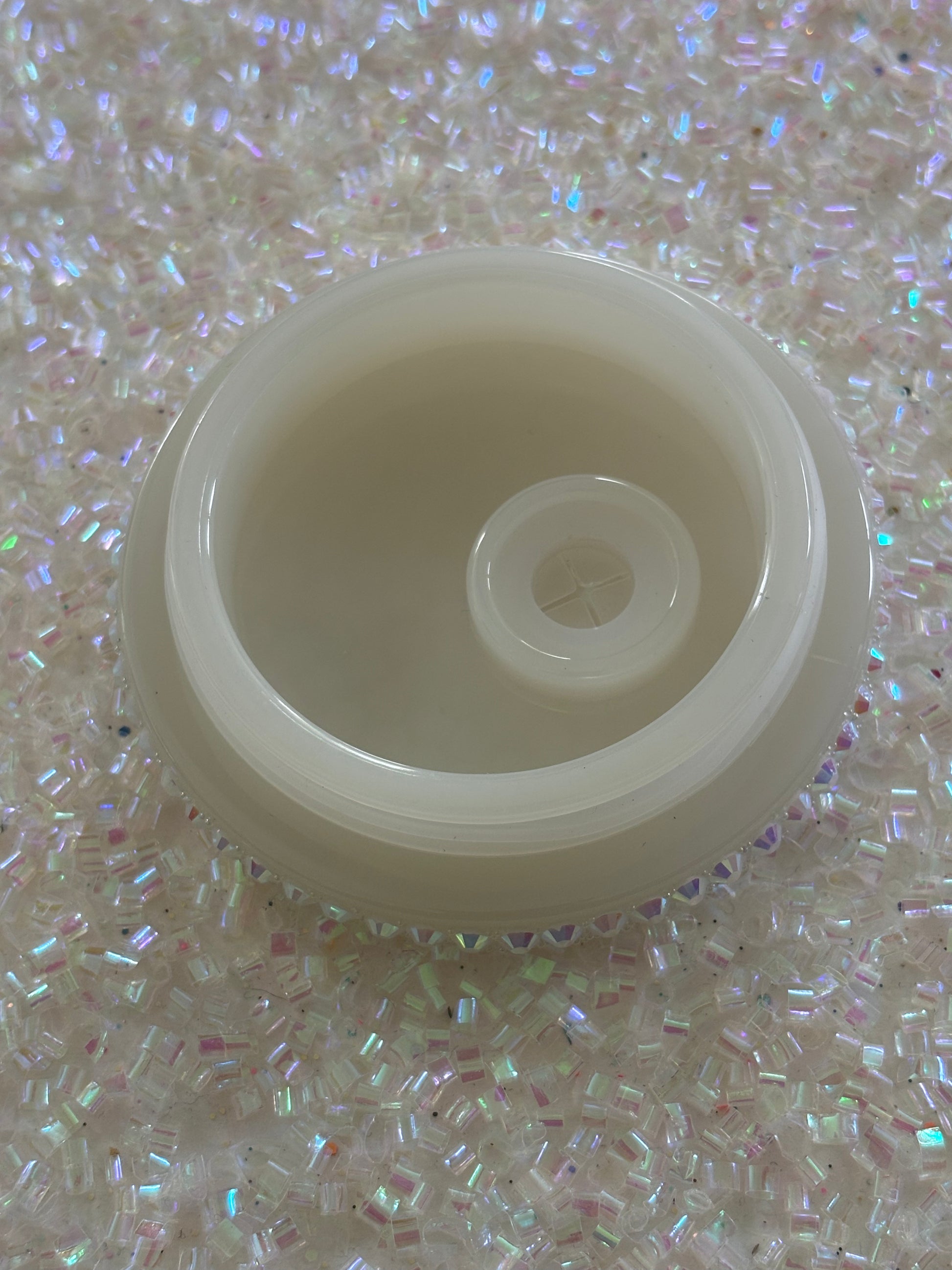 WHITE SUGAR BEDAZZLED LID🤍