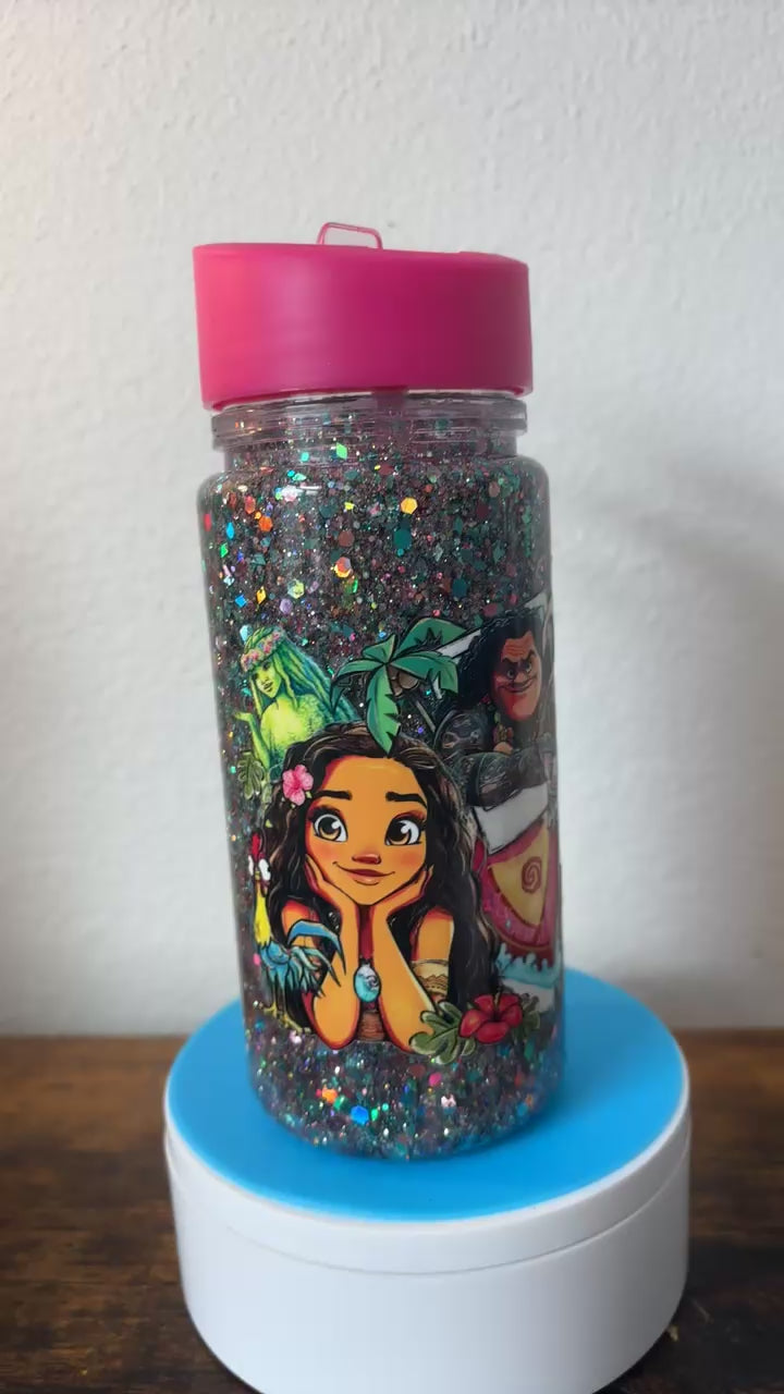 10 ounce Kids Moana Sippy cup